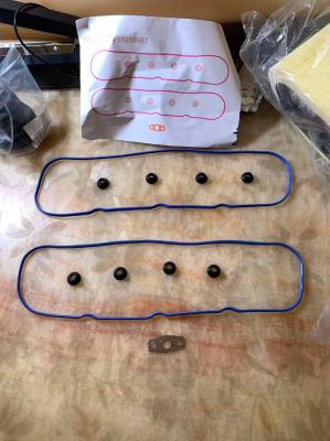 Valve cover gasket kit view for BL‑VS50504R1 matching Fel‑Pro VS50504R1 original contents including grommets and EGR adapter plate gasket