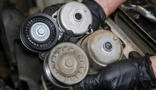 bad serpentine belt tensioner assembly symptoms for mechanic diagnostics and DIY repair