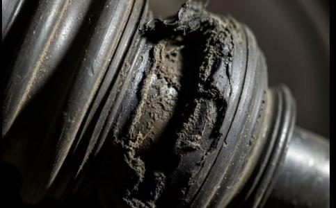 cracked old failed aftermarket cv boot